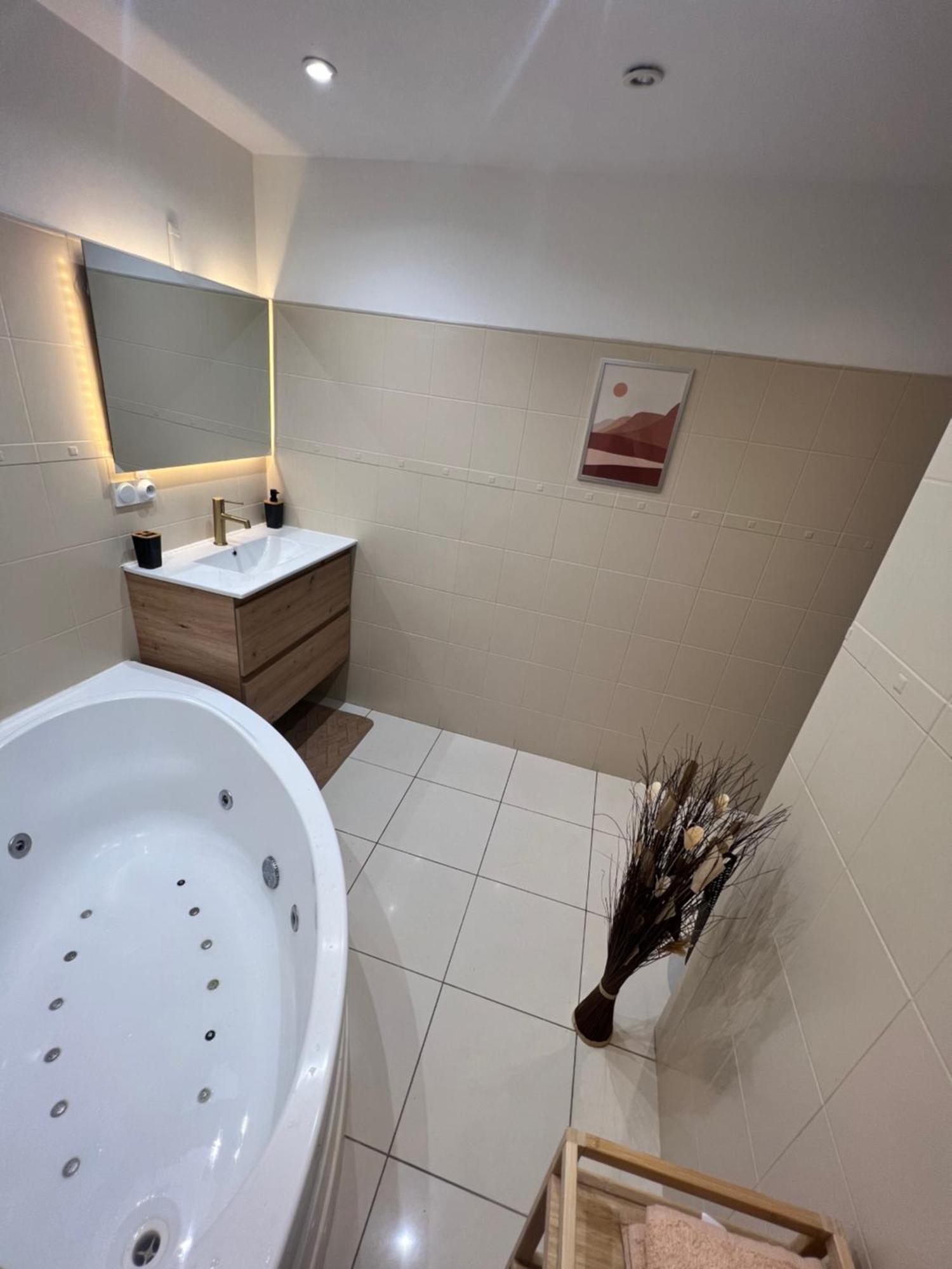 Appartement Pres De Paris, Disney & Cdg Tremblay-en-France Eksteriør bilde